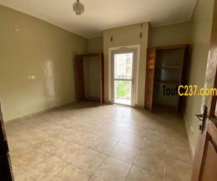 Appartement à louer à Bonamoussadi