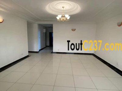 Appartement à louer à Bonamoussadi, Douala