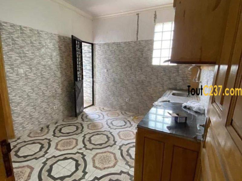 Appartement à louer à Bonamoussadi, Douala