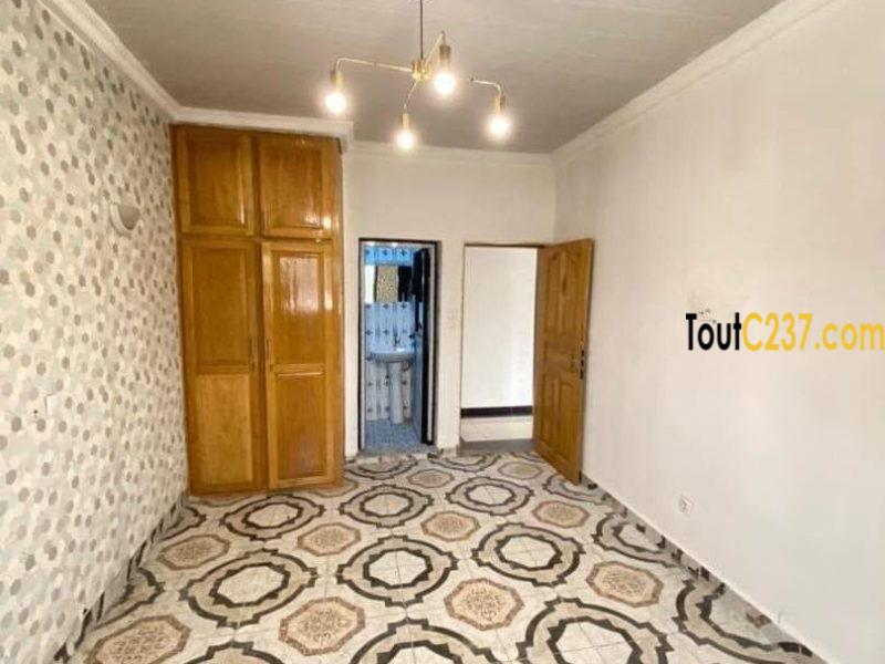 Appartement à louer à Bonamoussadi, Douala
