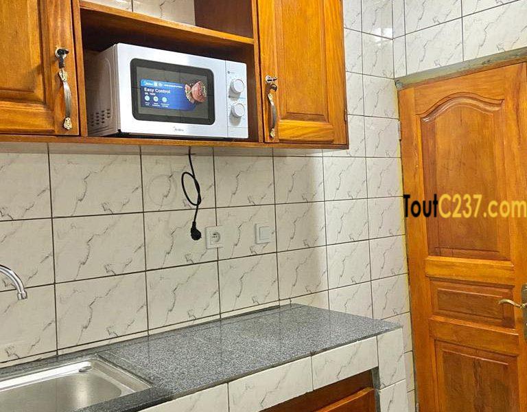Chambre meublée avec baignoire Bonamoussadi