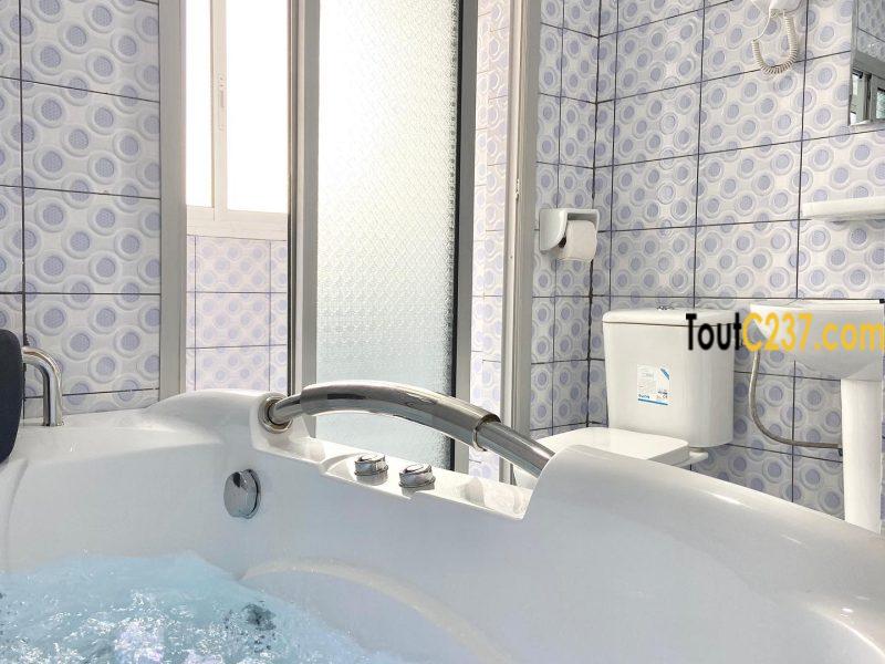 Chambre meublée avec Jacuzzi à Bonamoussadi