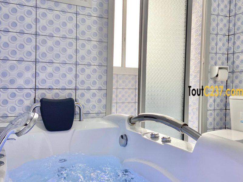 Chambre meublée avec Jacuzzi à Bonamoussadi