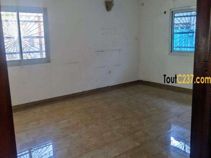 Duplex à louer à Deido, Douala