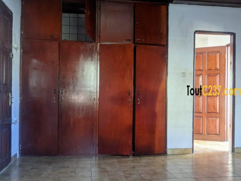 Duplex à louer à Deido, Douala
