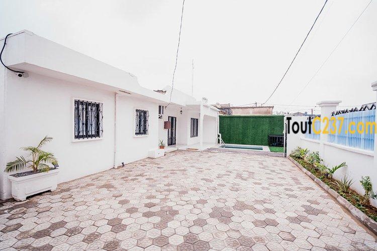 Villa meublée à louer à Bonamoussadi