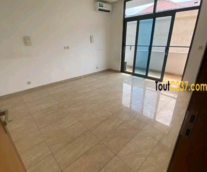 Appartement à louer à Bonapriso Douala
