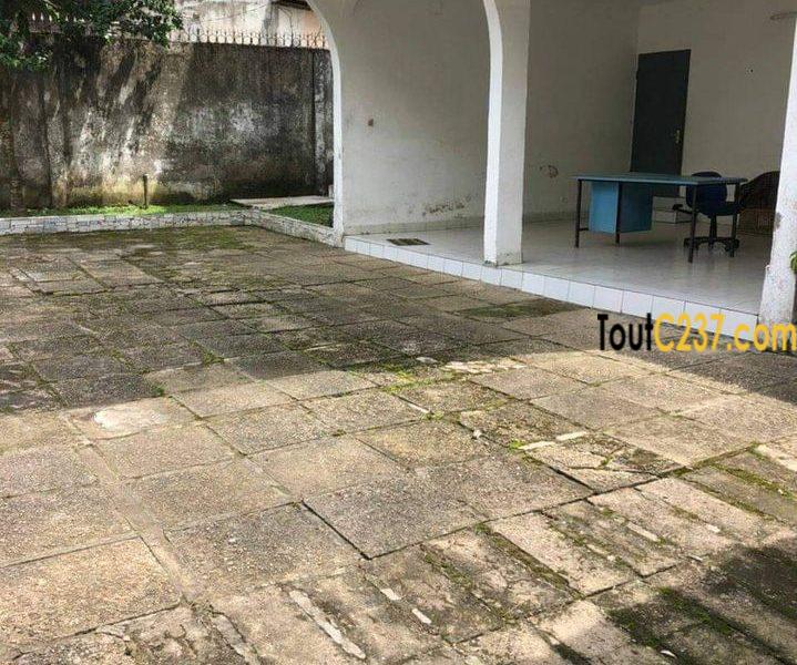 Duplex à vendre à Bonamoussadi, Douala
