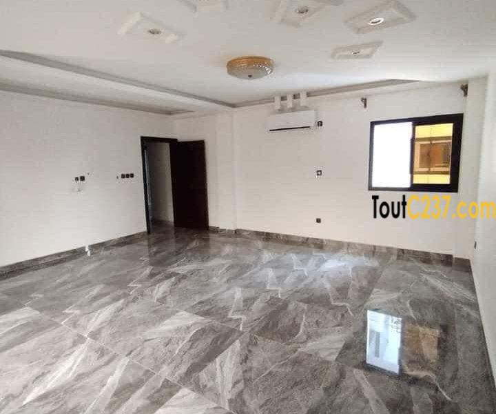 Appartement à louer à Bali, Douala