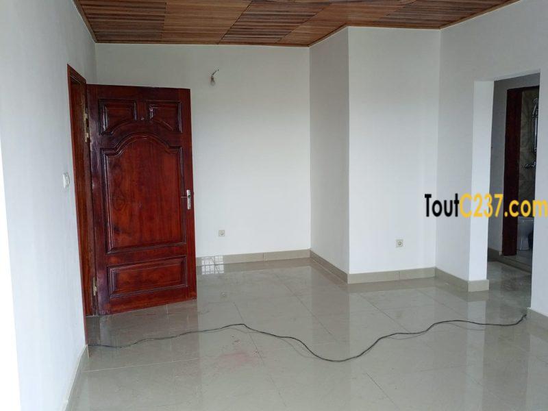 Appartement à louer à Logpom, Douala