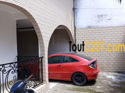 Duplex à louer à Akwa-Nord, Douala