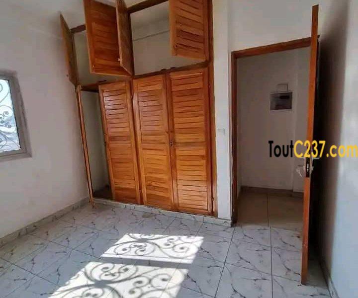 Appartement à louer à Akwa, Douala