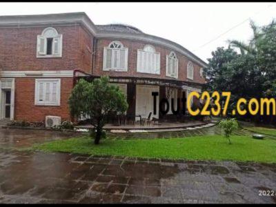 Duplex à vendre à Bonamoussadi, Douala