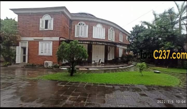 Duplex à vendre à Bonamoussadi, Douala