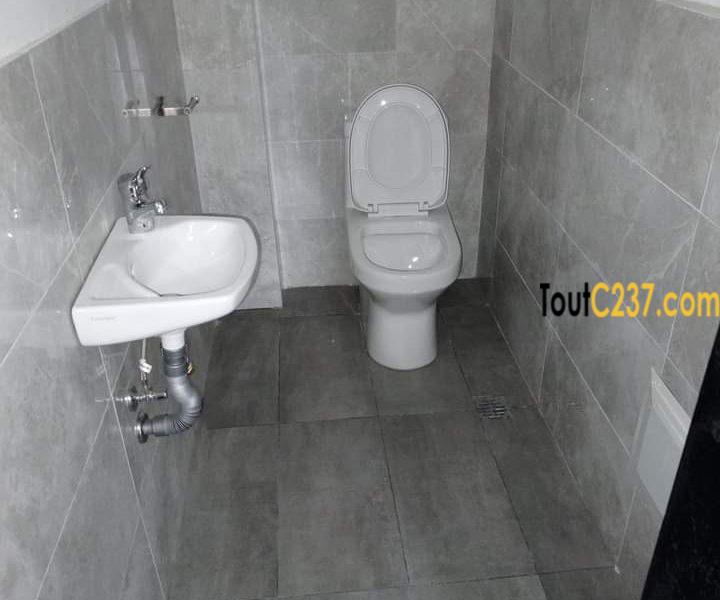 Studio moderne à louer à Logpom