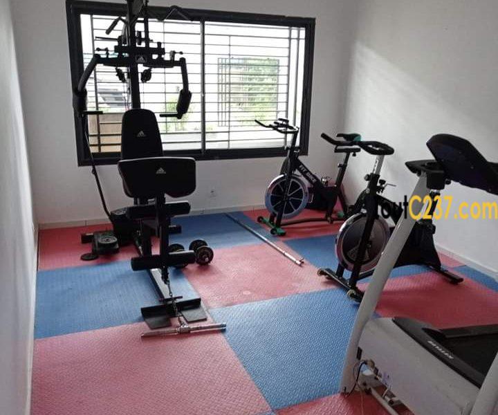 Studio moderne à louer à Logpom