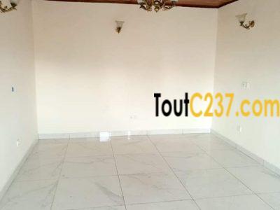Appartement à louer à Logpom, Douala