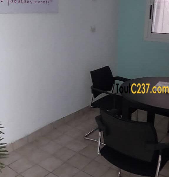 Bureau à louer à Bali, Douala