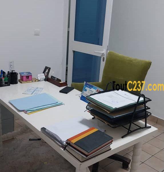 Bureau à louer à Bali, Douala
