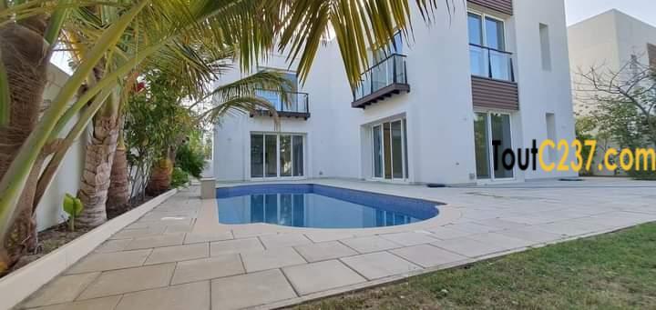 Duplex haut standing à louer à Bonanjo
