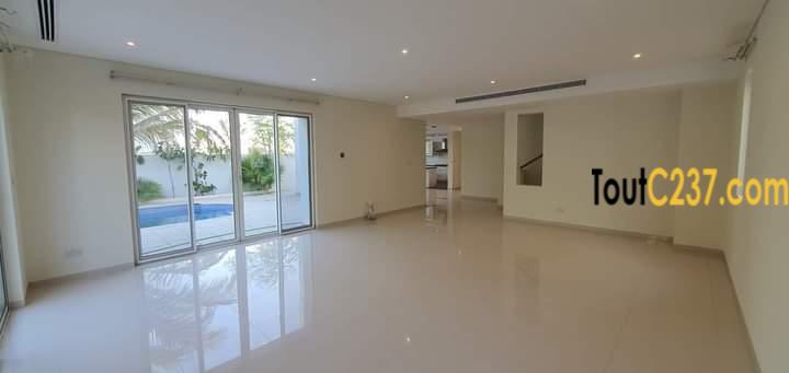 Duplex haut standing à louer à Bonanjo