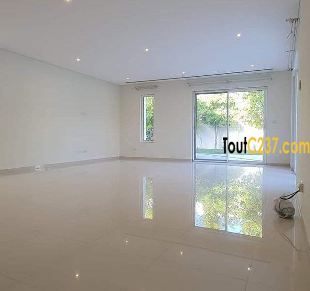 Duplex haut standing à louer à Bonanjo