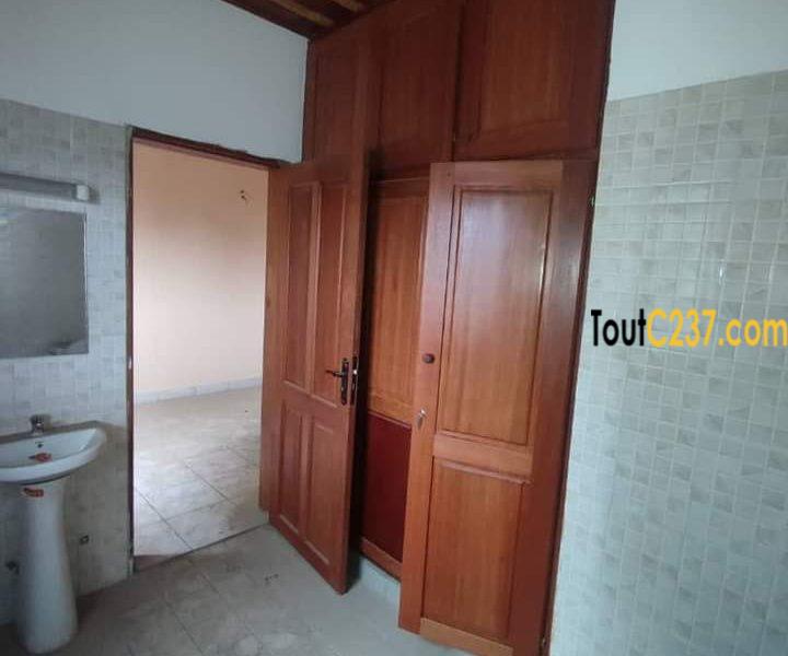 Appartement privé à louer à Bonamoussadi