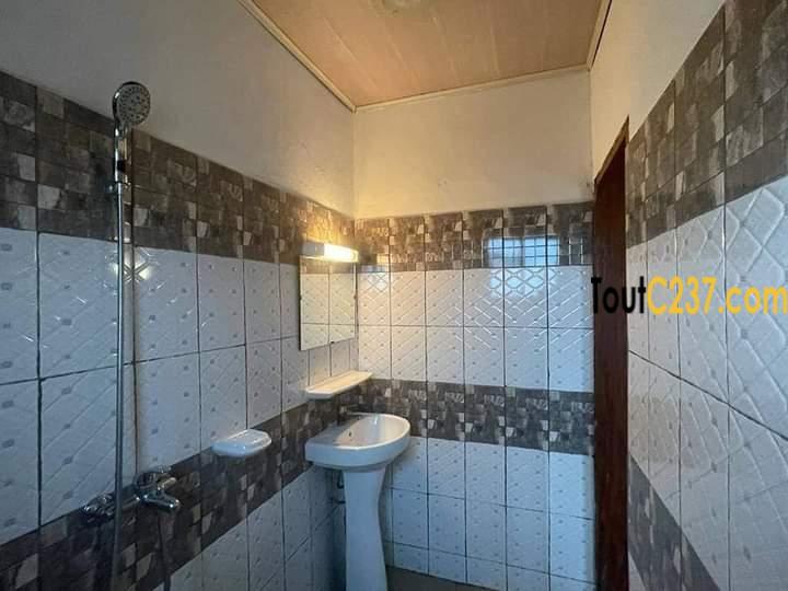 Appartement de 3 chambres à kotto