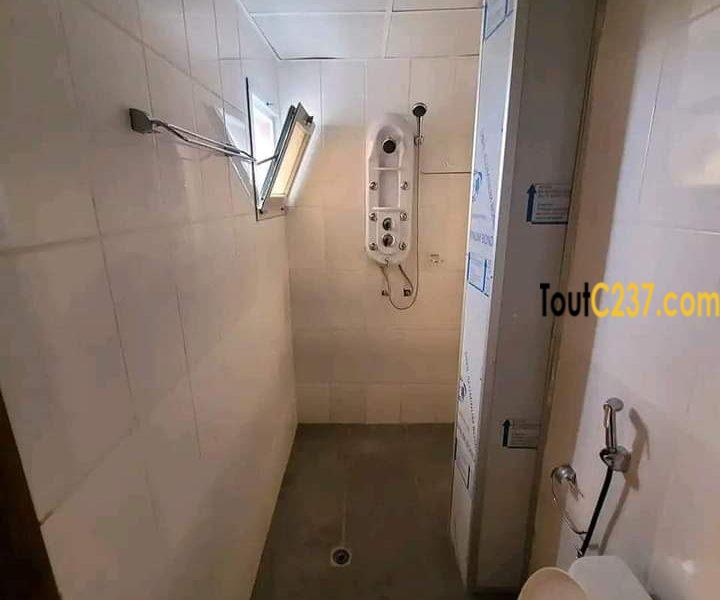 Studio moderne à louer à Bonapriso