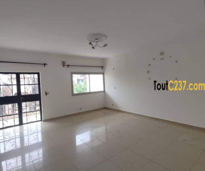 Appartement à louer à Bonamoussadi