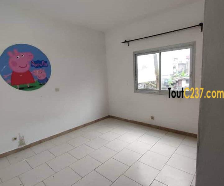 Appartement à louer à Bonamoussadi