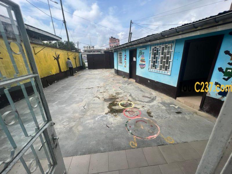 Duplex à louer à Bonapriso, Douala