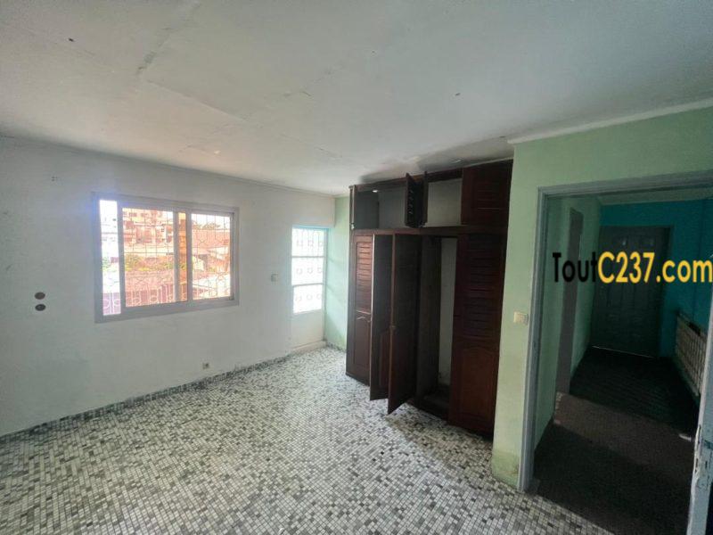 Duplex à louer à Bonapriso, Douala