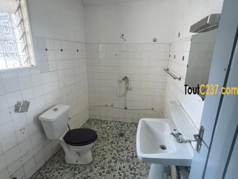 Duplex à louer à Bonapriso, Douala