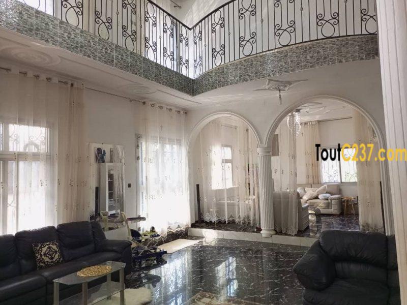 Duplex vip à vendre a Logpom, Douala
