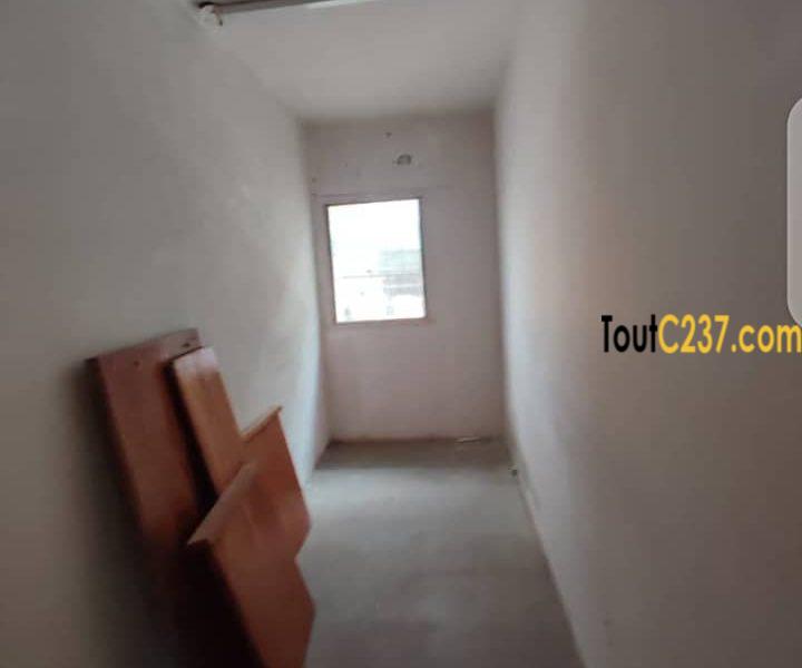 Villa sic à louer à Bonamoussadi, Douala