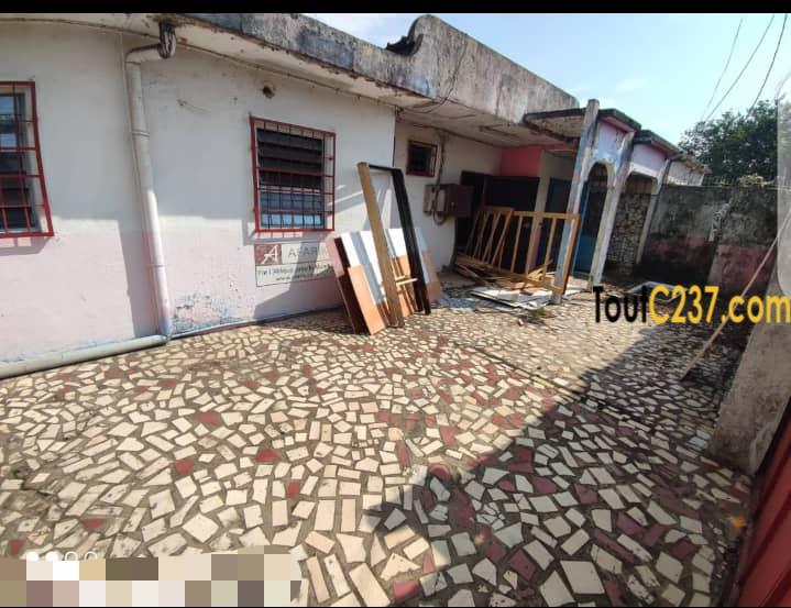 Villa sic à louer à Bonamoussadi, Douala