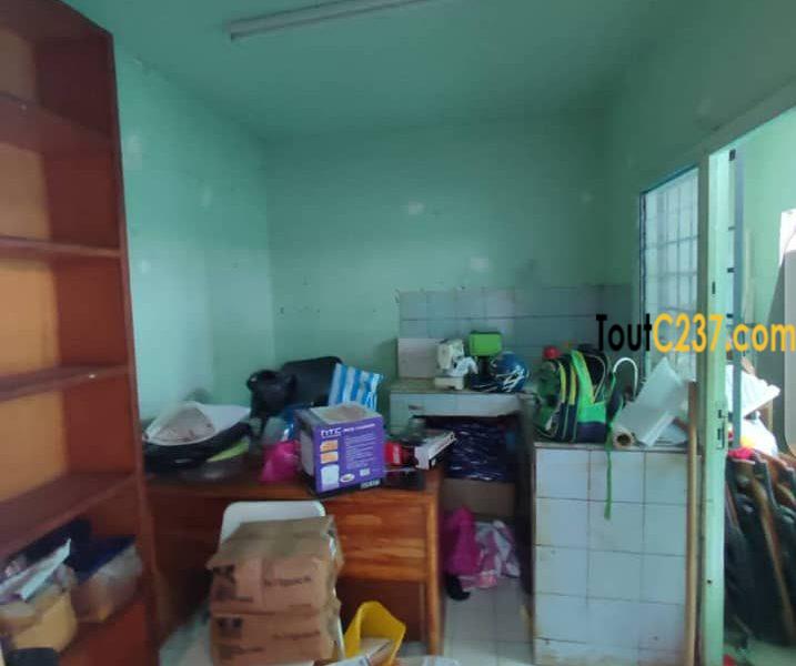 Villa sic à louer à Bonamoussadi Douala
