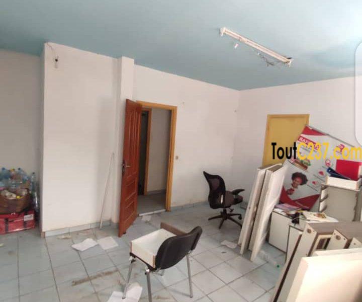 Villa sic à louer à Bonamoussadi, Douala