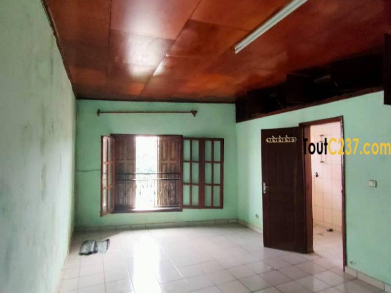 Duplex à louer à Logpom, Douala