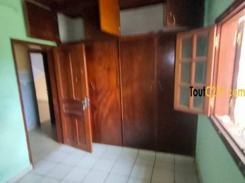 Duplex à louer à Logpom, Douala