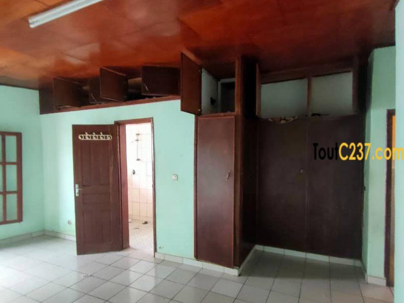 Duplex à louer à Logpom, Douala