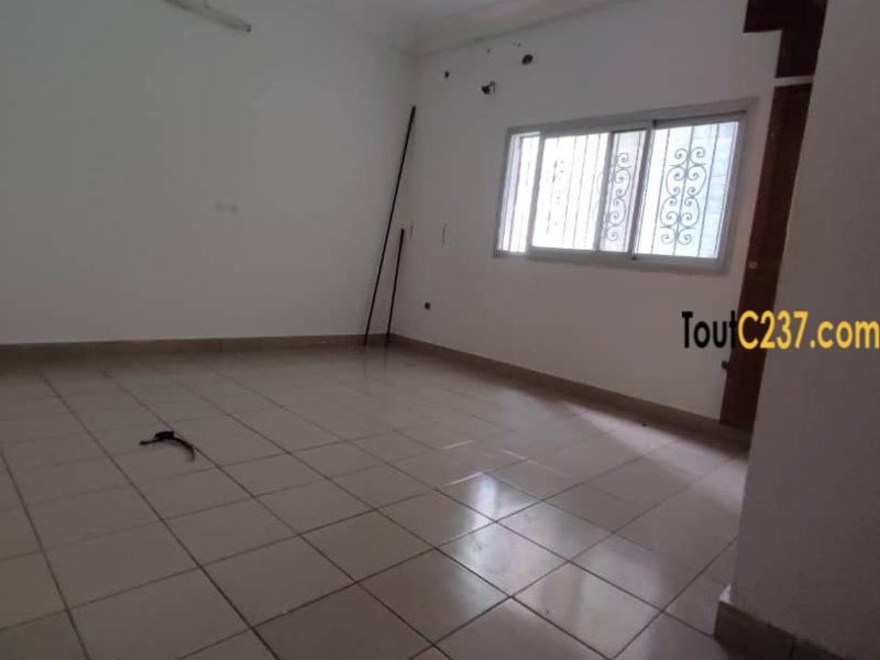 Appartement à louer à Bonamoussadi Douala