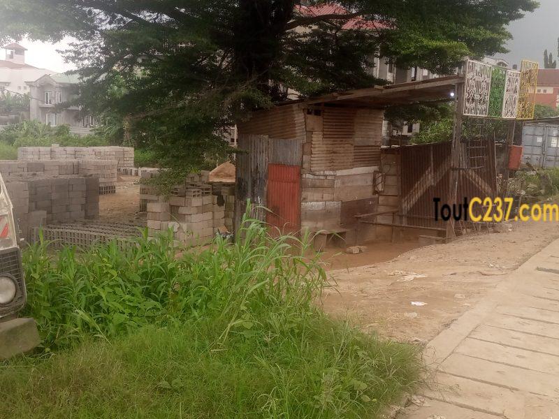Terrain commercial à vendre à Kotto