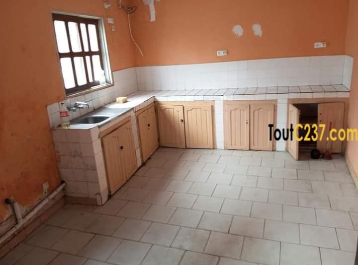 Appartement à louer à Bonapriso Douala
