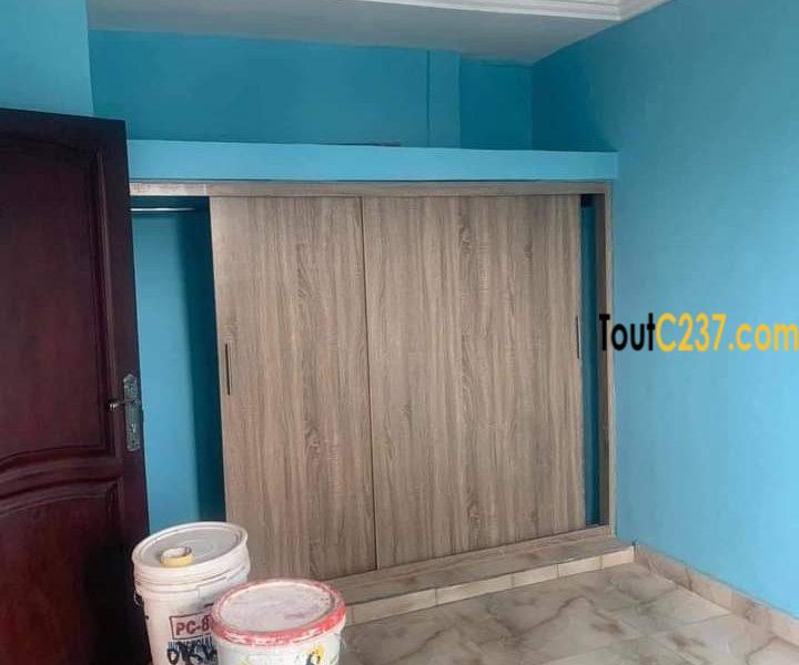 Studio moderne à louer à Bali Douala