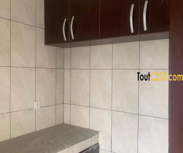 Studio moderne à louer à Bali Douala