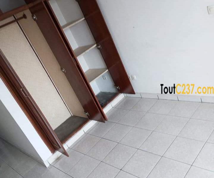 Appartement à louer à Bonapriso Douala