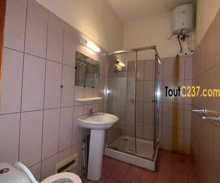 Duplex à louer à Makepe, Douala