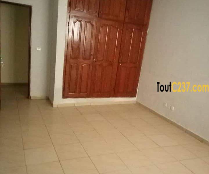 Appartement privé à louer à Bonamoussadi